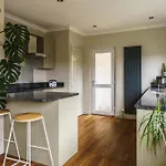 Апартаменты Hillcrest - 2 Bed Flat With Parking