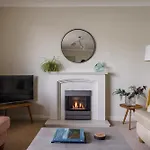 Апартаменты Hillcrest - 2 Bed Flat With Parking Боунес-он-Уиндермер