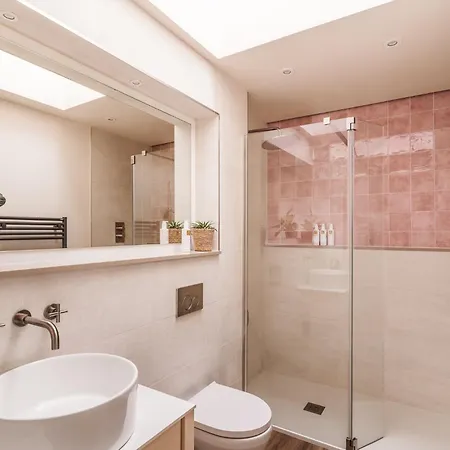 Hillcrest - 2 Bed Flat With Parking * Боунес-он-Уиндермер