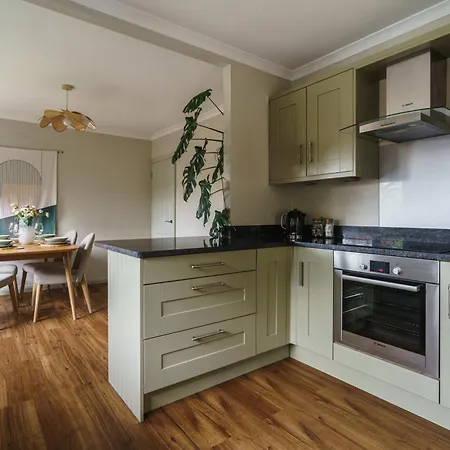 Hillcrest - 2 Bed Flat With Parking Апартаменты